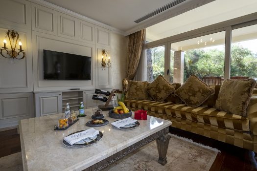 CP_HelenVilla_LivingRoom_1-2.jpg